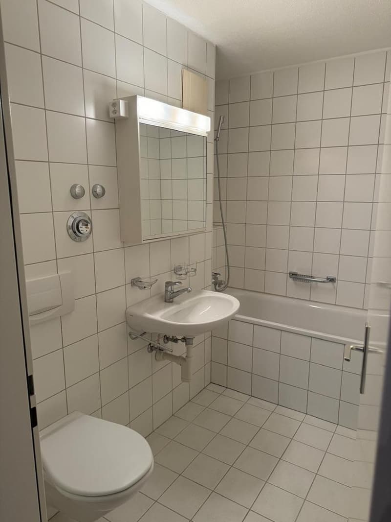 Gemütliche Wohnung im 5. OG in ruhiger Lage (5)