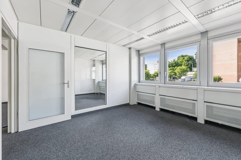 Office space in central location (8)