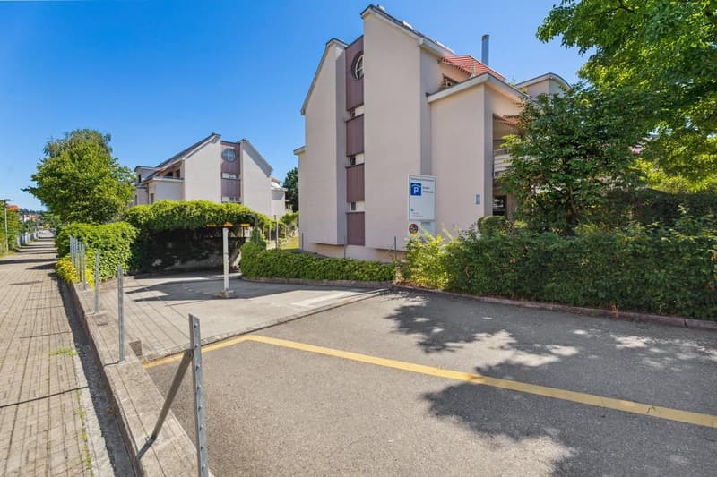 Motorradparkplätze in der Tiefgarage zu vermieten (1)