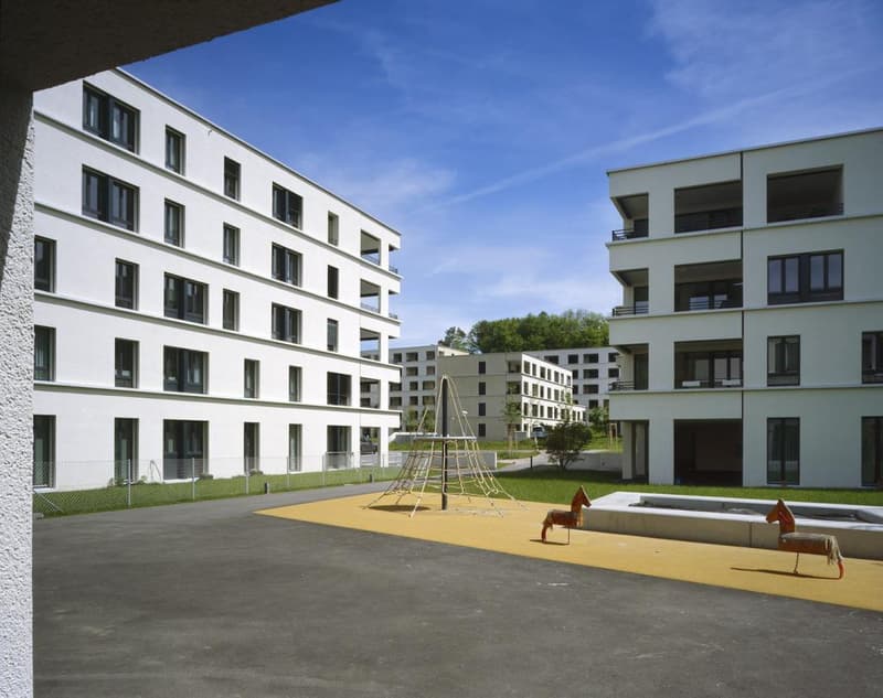 Einstellplatz in Adliswil zu vermieten (1)