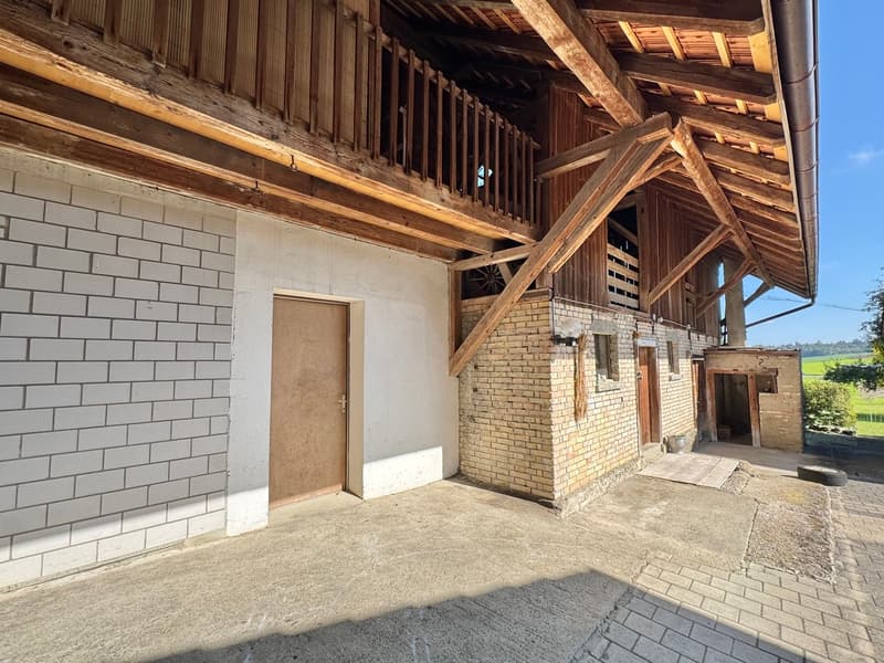 Casa a schiera ben curata in una posizione idilliaca (10)