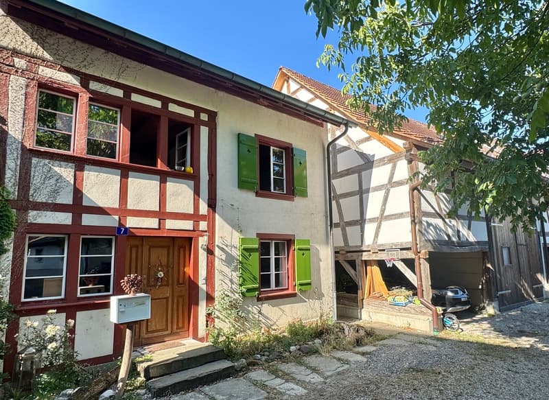 6.5 Zi. Riegelhaus mit grosser Scheune und Garten (2)