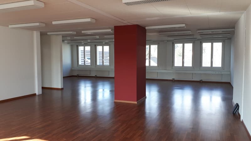 Modern office spaces in a central location in Reinach AG (2)
