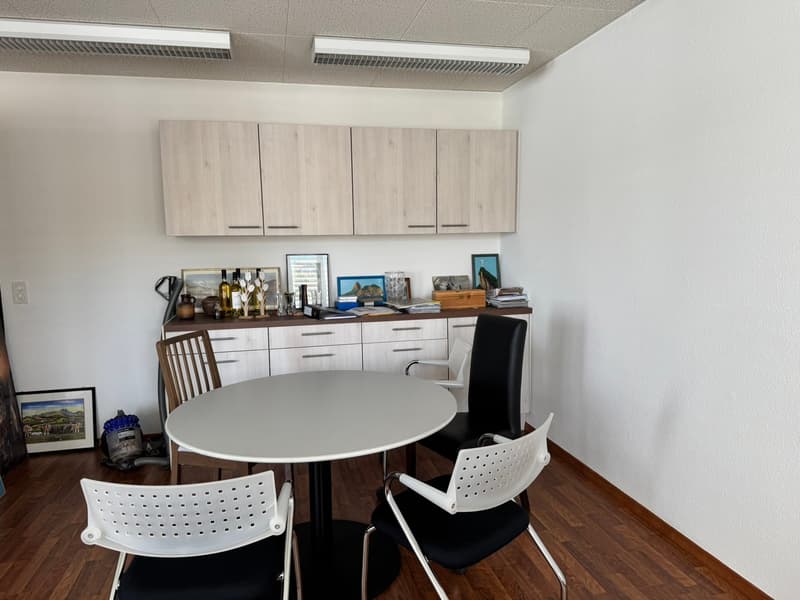 Modern office spaces in a central location in Reinach AG (4)
