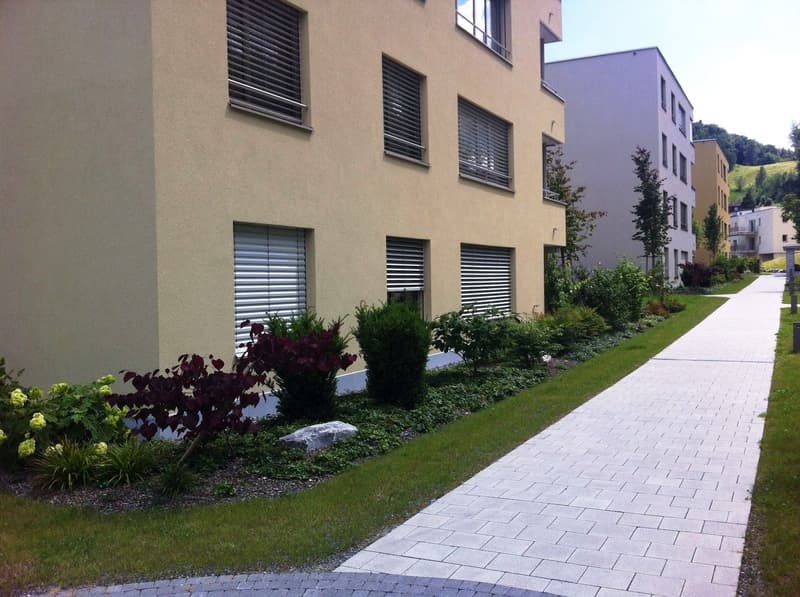 Appartamento luminoso 3.5 locali con balcone e bella vista a Gränichen (2)