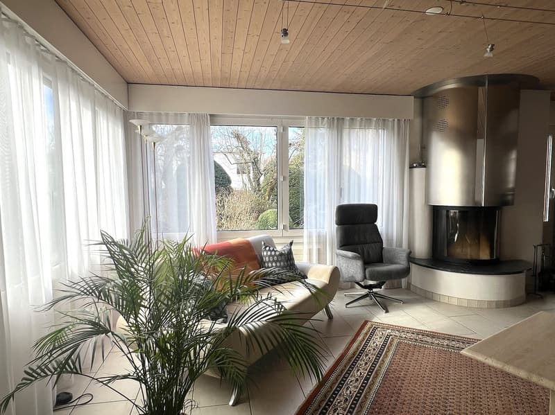 Casa residenziale interessante con piscina e molta privacy (2)