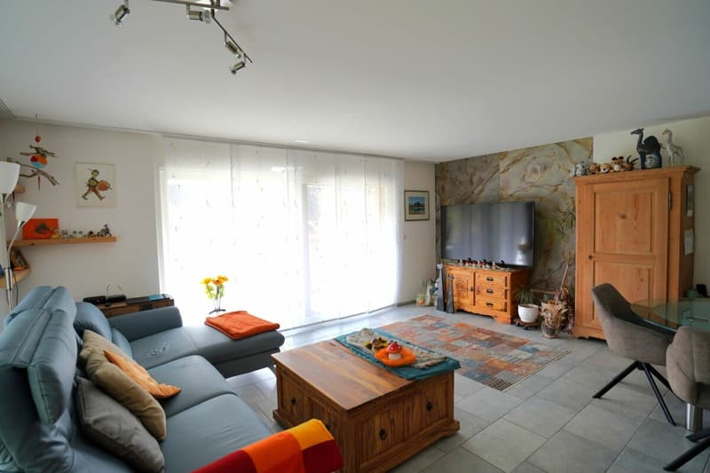 Wohnbereich mit Zugang zum Sitzplatz