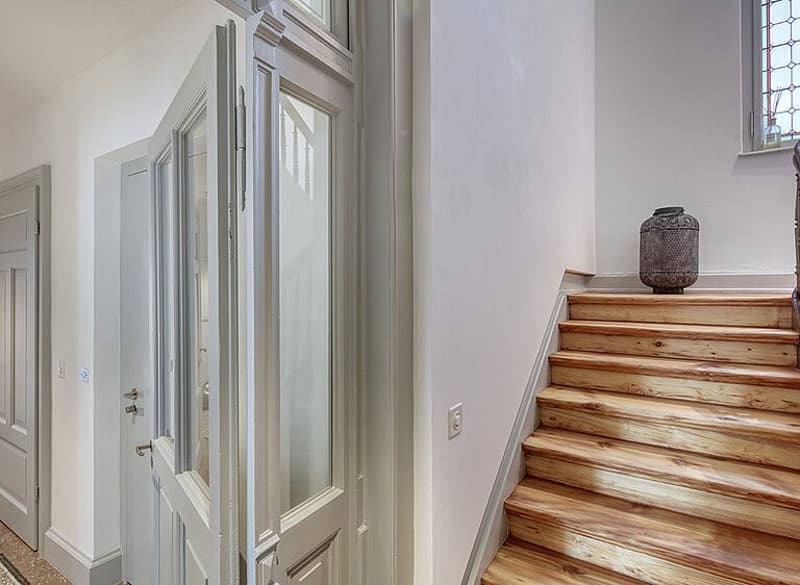 Exklusive 3.5-Zimmer-Altbauwohnung mit historischem Charme und modernstem Ausbaustandard  im Herzen von Zürich (3)