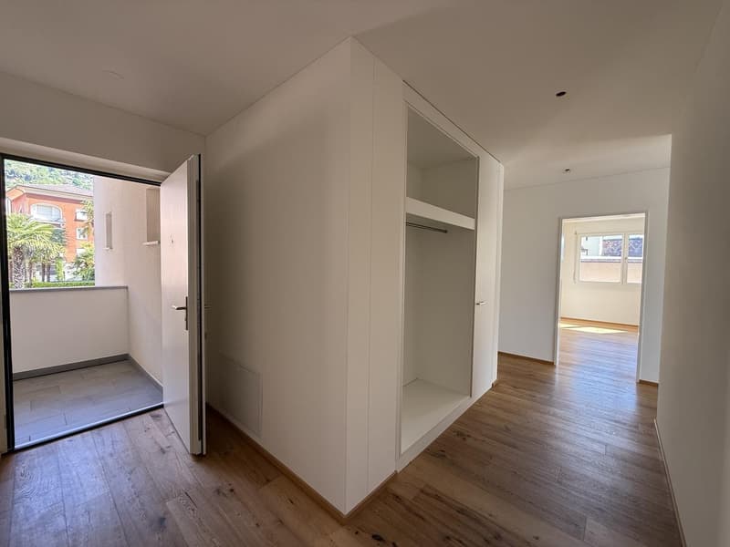Sunny and spacious 4.5-room apartment near the lake (11)