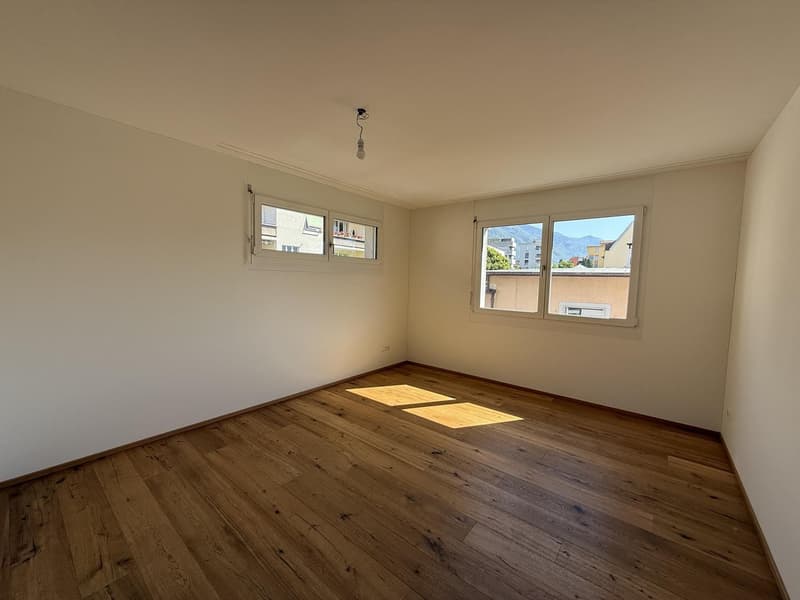 Sunny and spacious 4.5-room apartment near the lake (5)