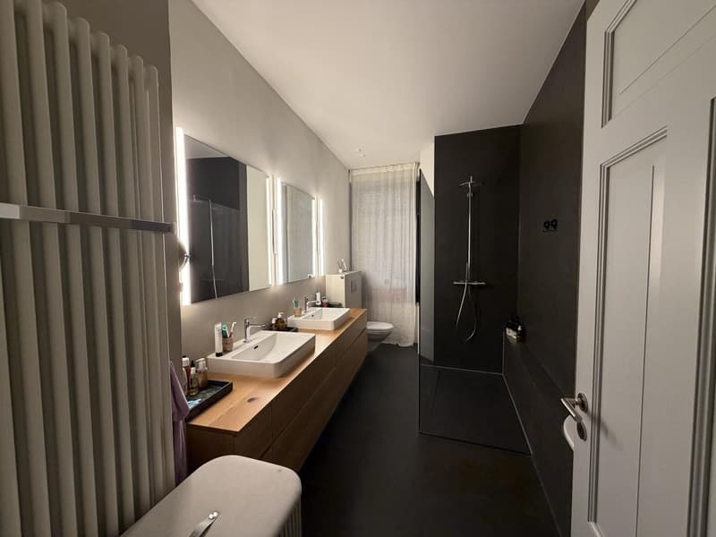 Exklusive 2.5-Zimmer-Altbauwohnung mit historischem Charme und modernstem Ausbaustandard im Herzen von Zürich (5)
