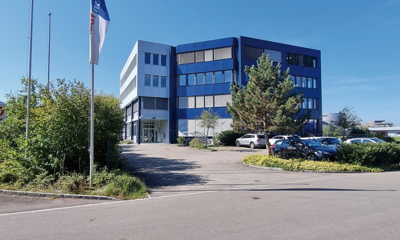 Grosszügige Bürofläche mit Nordausrichtung - Geschäftshaus Sennweid (1)