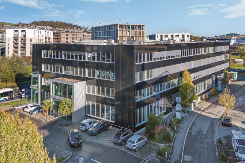 Pilatushof Kriens - fertig ausgebaute Büros mit Blick in die Berge der Zentralschweiz (1)