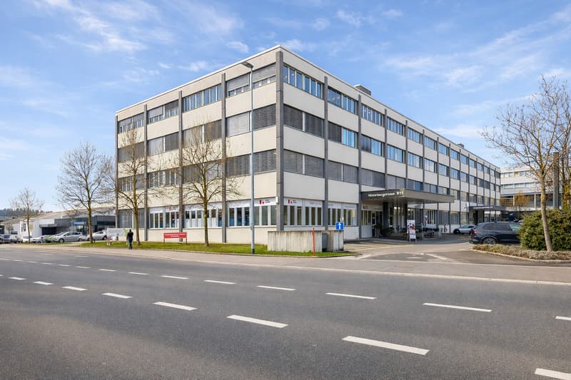 488 m² di spazio commerciale flessibile a Cham (8)