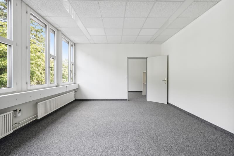 Büro 2 mit Blick ins Büro 1