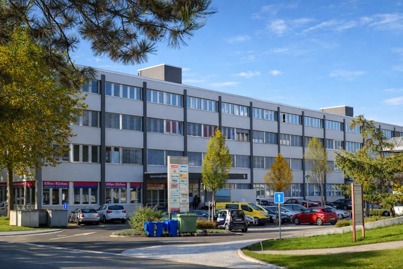 390 m² di spazio per uffici a Cham, molto spazio a condizioni attraenti (8)