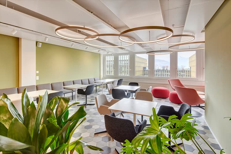 Einladende Gemeinschaftslounge, welche sich direkt neben dem Coffee Corner befindet.