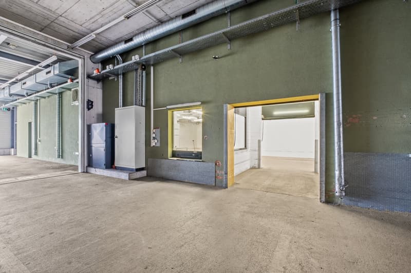 Spazi commerciali con possibilità di utilizzo polivalente - Situati in posizione centrale a Oensingen (8)