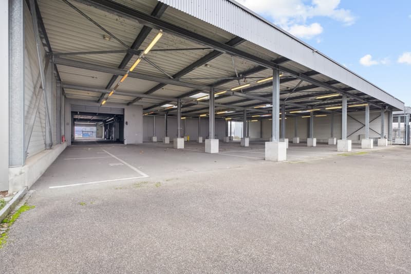 Spazi commerciali con possibilità di utilizzo polivalente - Situati in posizione centrale a Oensingen (9)