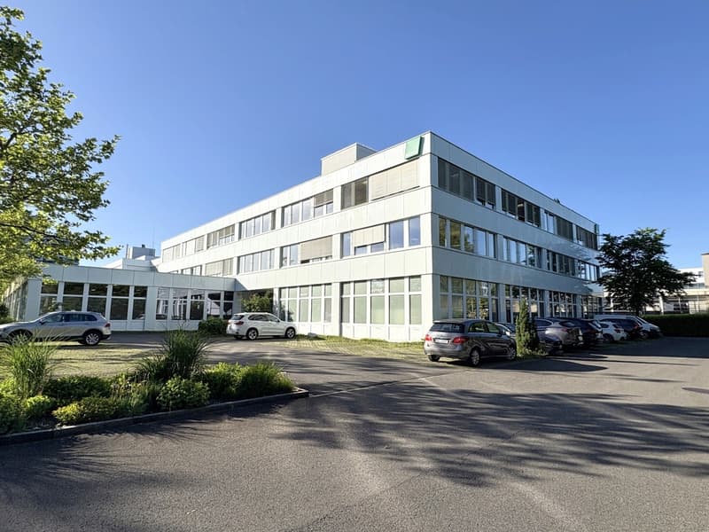 Space for Your Ideas - Office and Commercial Spaces in Rotkreuz (1)