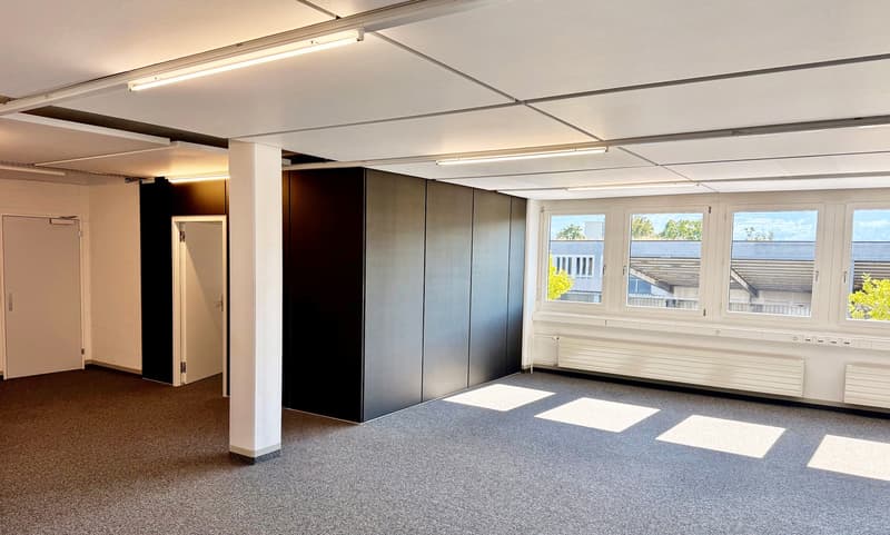 Blick vom Eingang zum Einzelbüro
