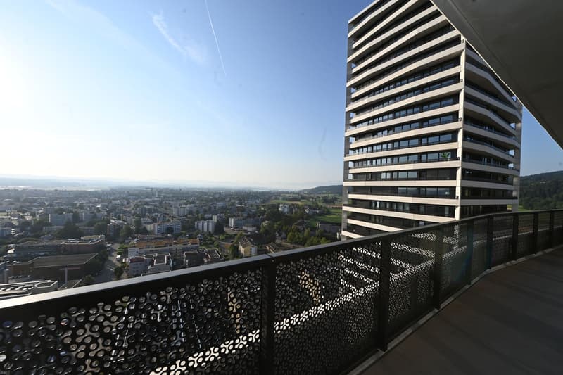 Three Point - Panoramic view in owner-occupier standard (1)