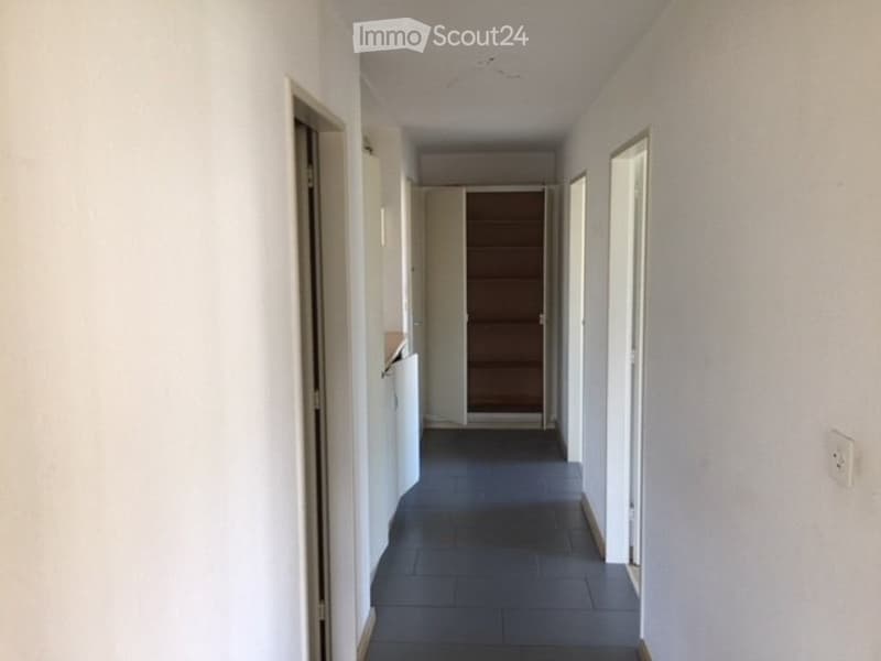 3-room apartment on the ground floor with equipped kitchen (3)