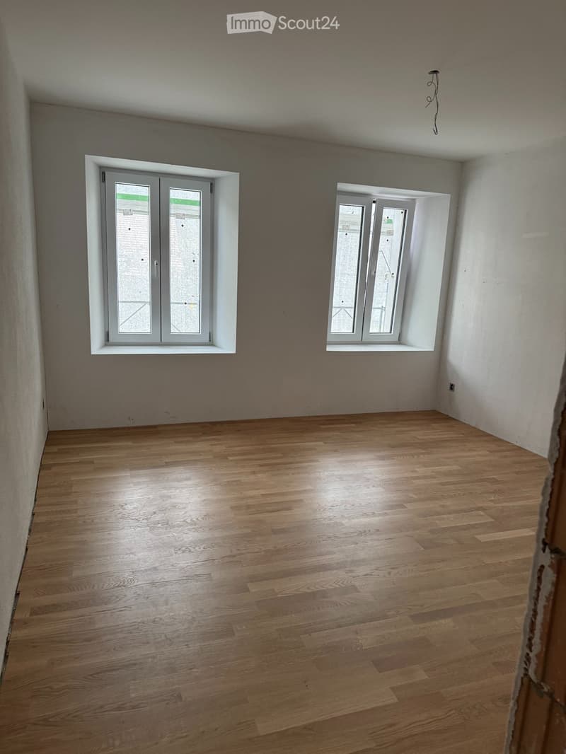 Appartamento di alta qualità al 1° piano con balcone (3.5 locali) (4)