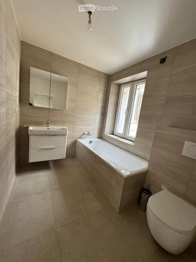 Appartamento di alta qualità al 1° piano con balcone (3.5 locali) (8)