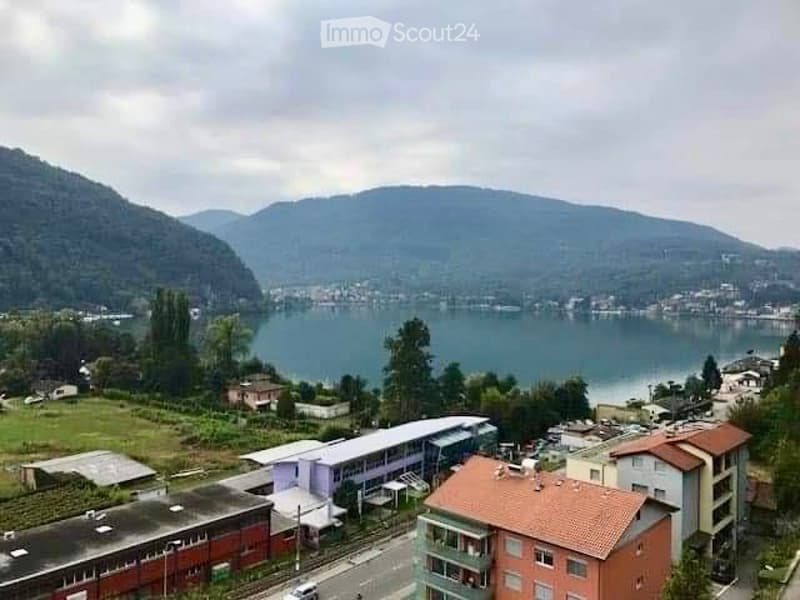 Luminoso 4.5 locali con vista lago + 2 balconi - Pura (5)