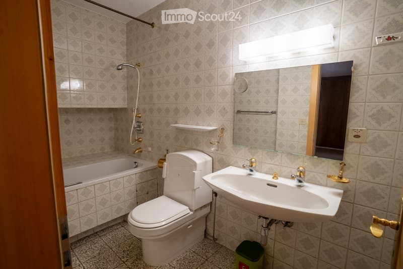 Casa a Sion in quartiere residenziale 7,5 locali + giardino 2 box (10)
