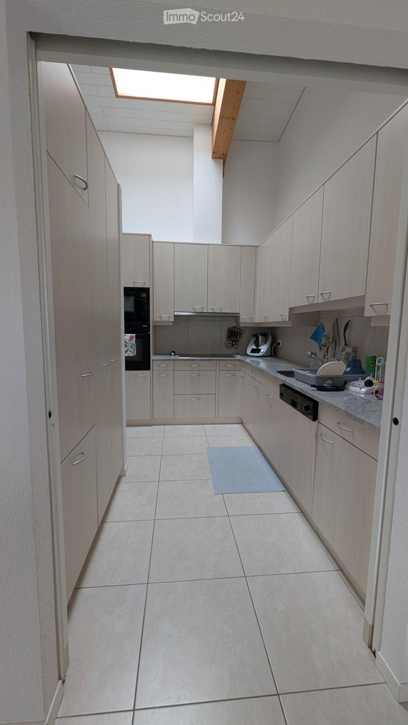 Spacious attic apartment with 4.5 rooms in the center of Monthey (3)