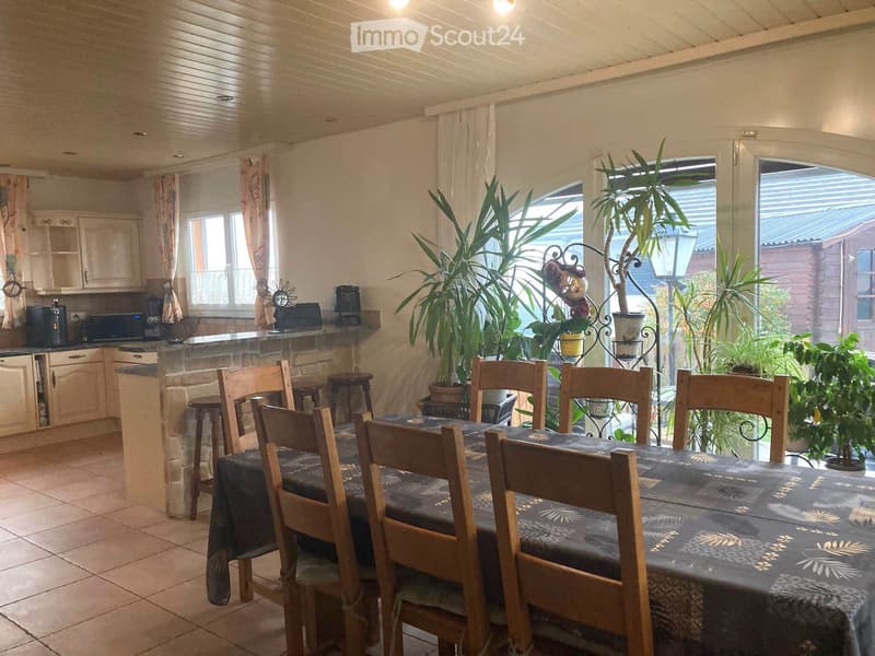 Einfamilienhaus mit 5.5 Zimmern auf einem Grundstück von (3)