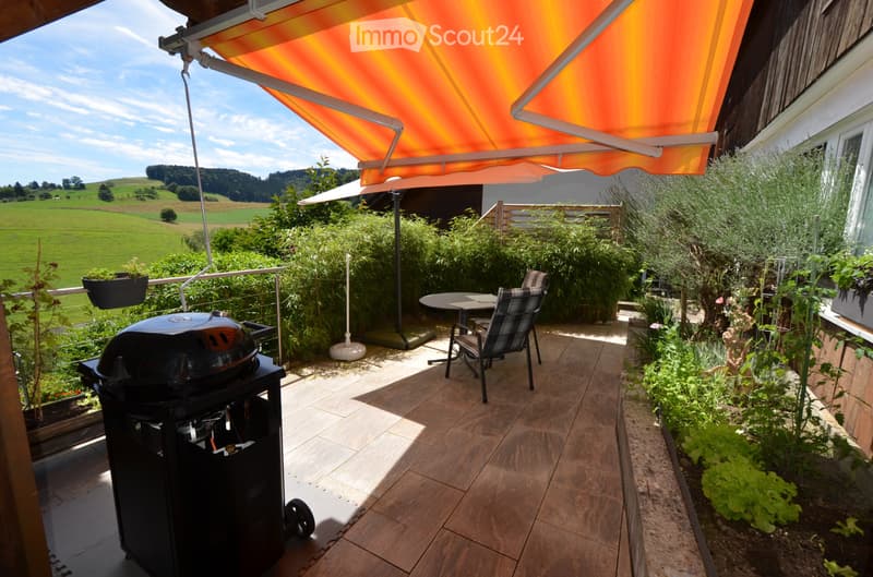 Maison spéciale 7 1/2 pièces avec beaucoup d'espace et pente sud (4)