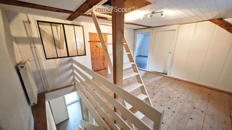 Large 3.5-room duplex for rent in Colombier (3)