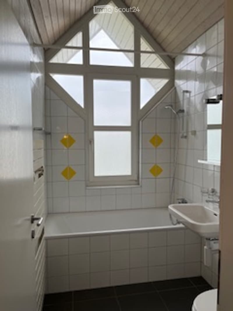 À LOUER - Grand appartement à Mannens (5)