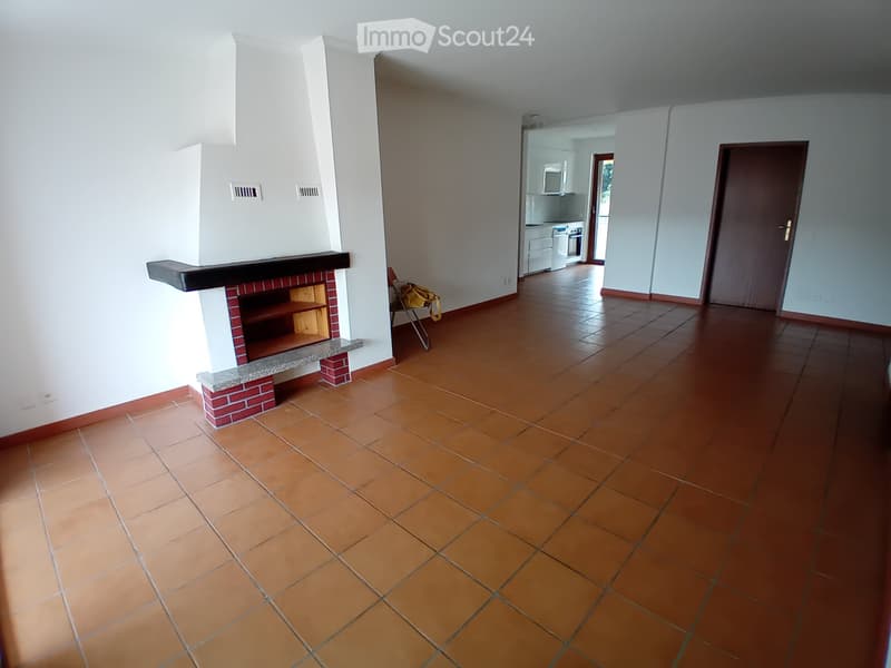 Caslano Appartamento ultimo piano 4.5 (2)