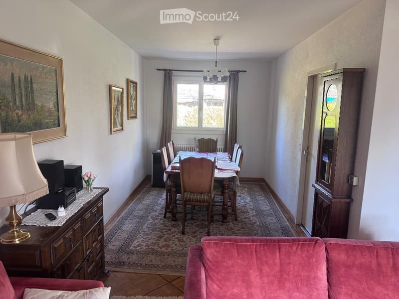 Camera in condivisione in villa (2)