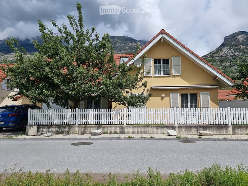 Furnished room in a single-family home in central Raron in the canton of Valais (5)