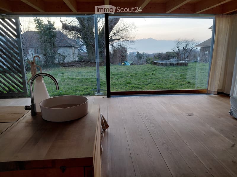 Room in a shared house (4)