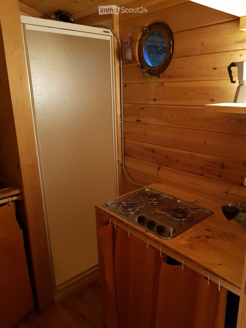 Charming caravan with private sauna (5)