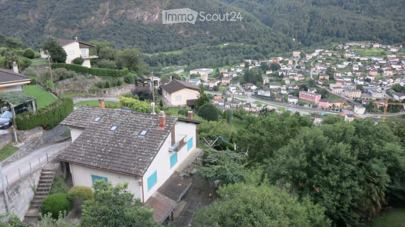 CASA DA RISTRUTTURARE CON GIARDINO E VISTA FERIENTRAUM (1)