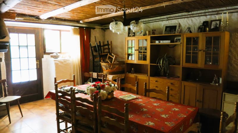 CASA DA RISTRUTTURARE CON GIARDINO E VISTA FERIENTRAUM (4)