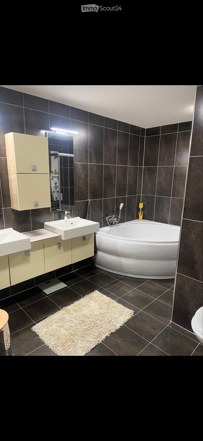 Apparemment de 4,5 pièces Rez-de-chaussée (6)