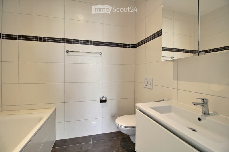 2 TENANTS OFFERED - SUPERB 3.5 ROOMS MODERN 81m2 (4)