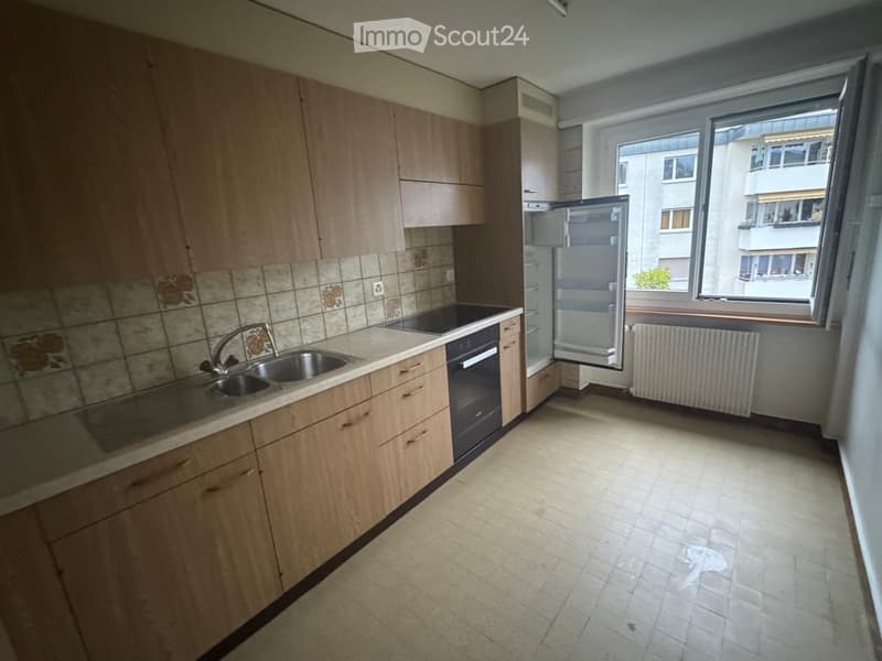 4 rooms with balcony and parking space included (6)