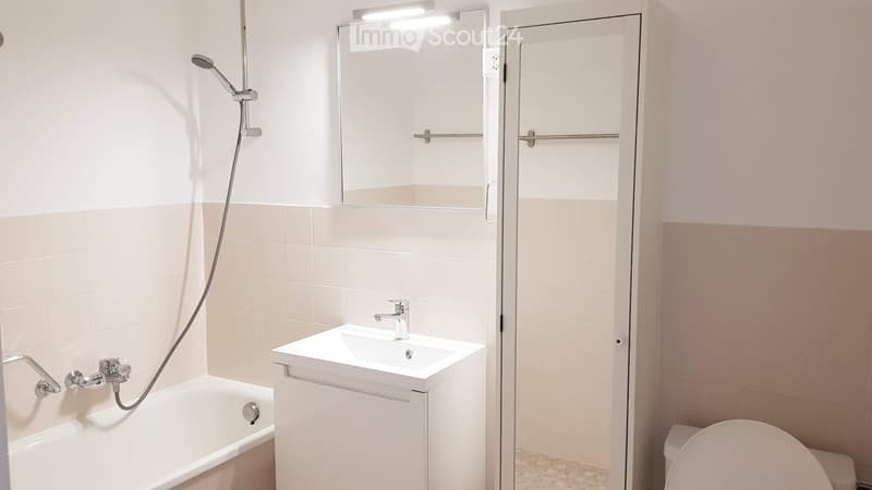 Charmantes 2-Zimmer-Wohnung mit Balkon und Parkplatz (5)