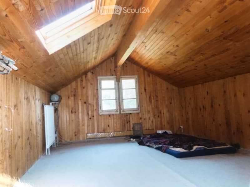 Isolated chalet in nature (4)