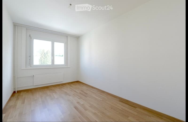 Takeover of lease 4.5 rooms bright Fribourg Schoenberg (4)