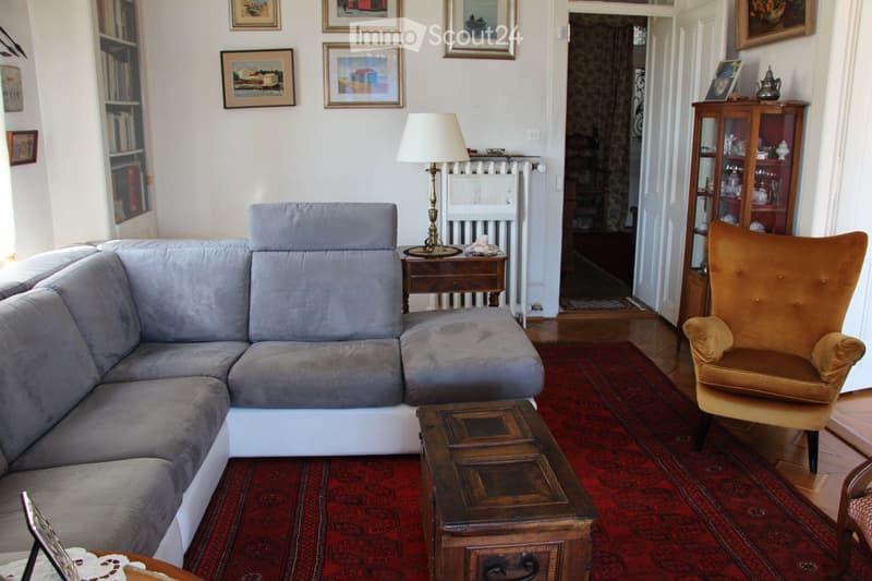 Beautiful old apartment, furnished, 6 rooms in the city center (5)